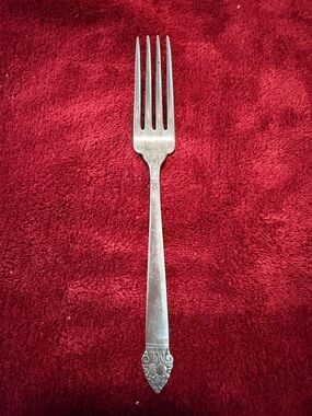 Classic Silver plated vintage Dinner Fork - Silver
